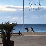 Апартаменты Les Pieds Dans L'eau Ла Круа-Вальме